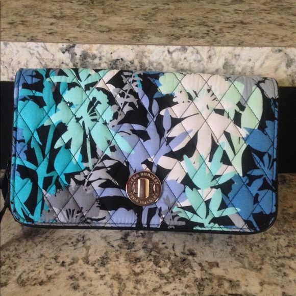 Purse - Picture 1 of 3